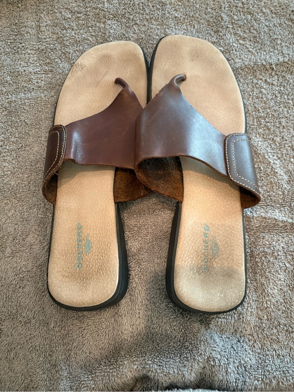 Dockers Men’s Brown Leather Toe-Loop Slide Sandals